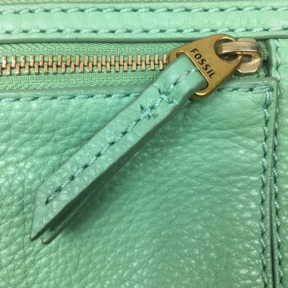 ⭐️ Fossil Mint Pebbled Leather Crossbody Purse EUC - Picture 5 of 8